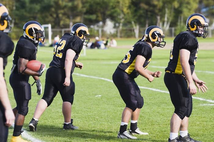 Defensive Line Positions in Football [Complete Guide] - Thatsportlife.com