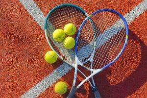Strategies and Dynamics within Tennis Sets