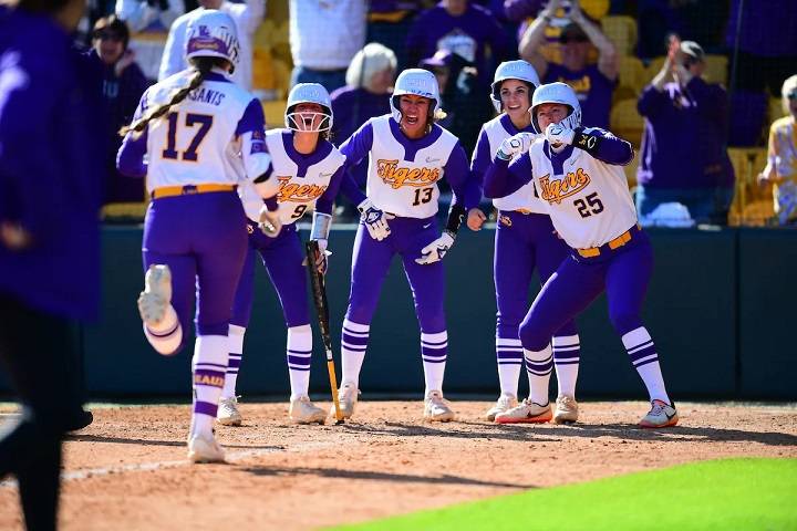 Clash of Titans: Alabama Softball vs LSU – A Rivalry Renewed Alabama Softball vs LSU