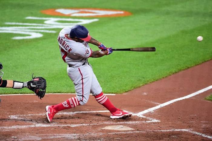 do left handed batters have an advantagedghfhh