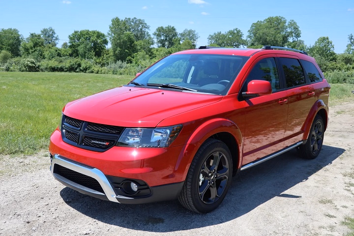 2020 Dodge Journey: Affordable 3-Row SUV with Practical Family Features 2020 dodge journey