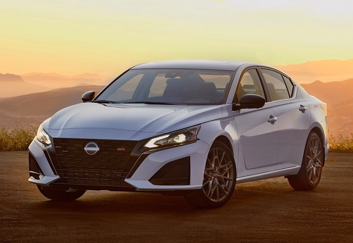 Refined Exterior with Sporty Appeal