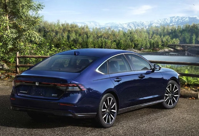 Why Look at the 2024 Accord 1