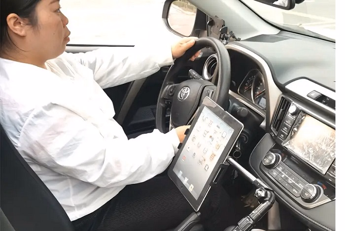 Why a Tablet Holder for Car Is Important