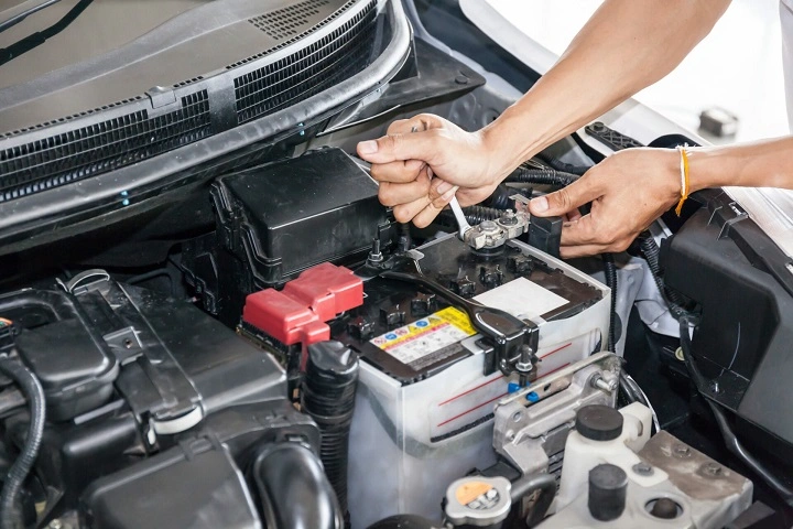 How to Disconnect a Car Battery: Step-by-Step Guide on How to Do It in Safety and with Confidence how to remove a car battery